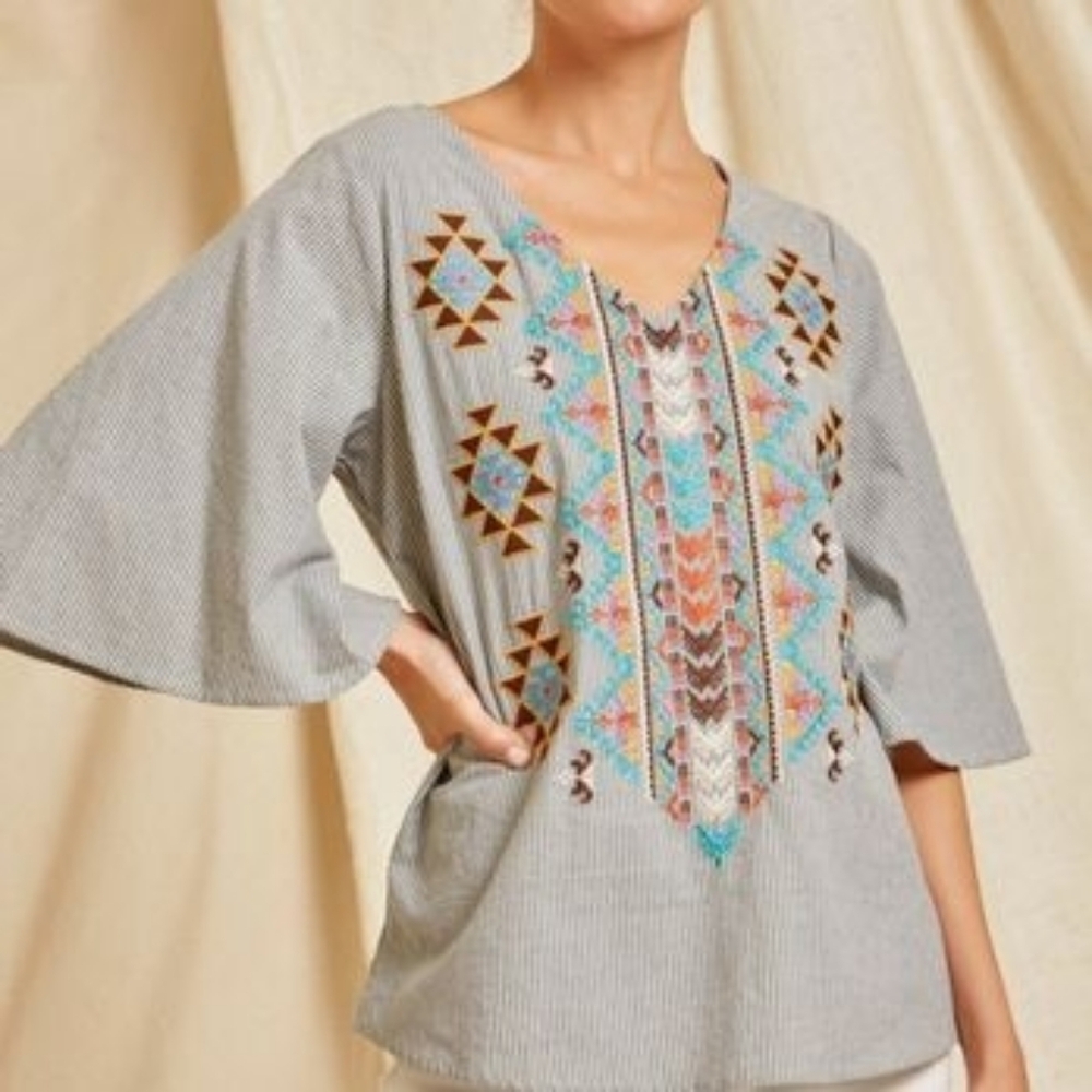 Savanna Jane Embroidered Wide Sleeve Blouse Sz L